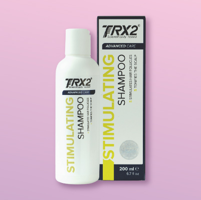 Stimuliuojantis šampūnas „TRX2® Stimulating Shampoo“, giliai valantis sampunas, riebiems plaukams